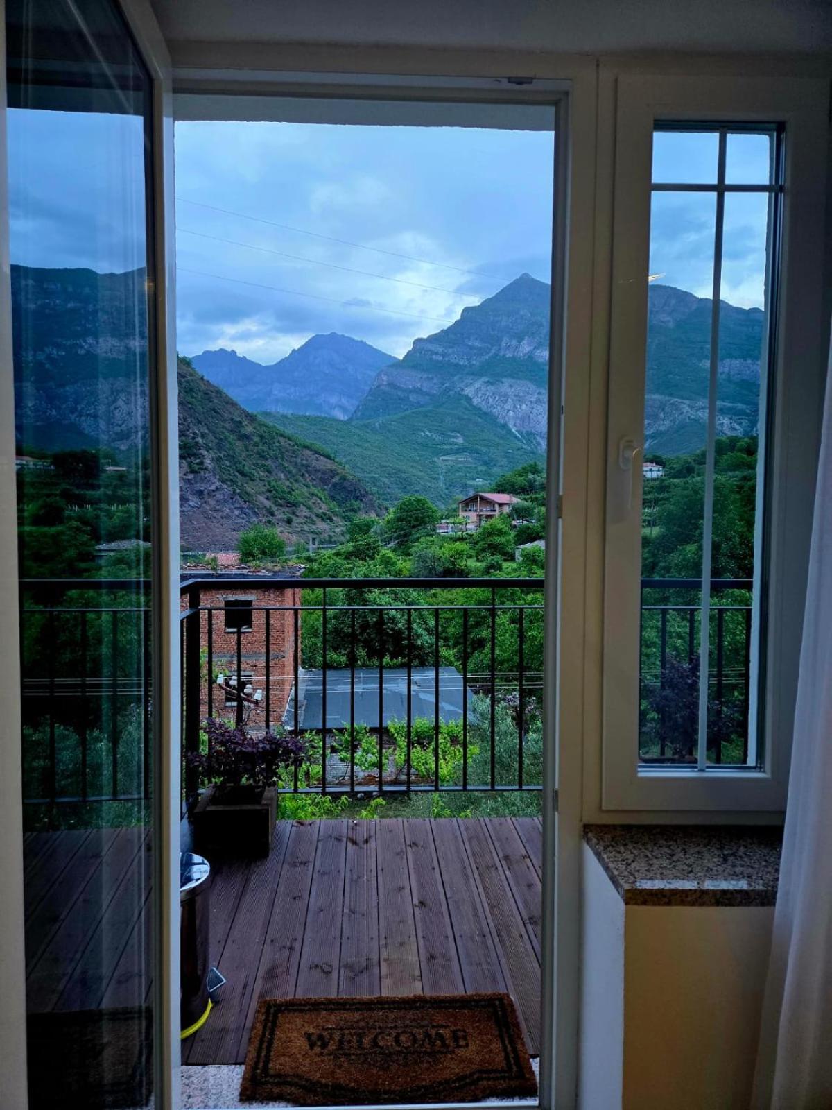 Hotel Davids Koman 外观 照片
